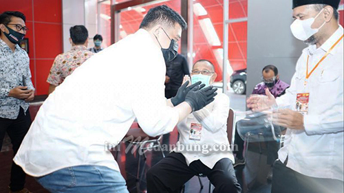 Saling Sapa, Bobby dan Akhyar Jalani Psikotest