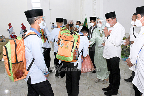 Gubsu Lepas Keberangkatan 53 Kafilah MTQN XXVIII 2020 ke Sumbar