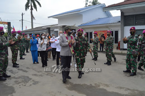 Danyon Marhanlan Sambut Wakil Ketua DPR-RI Disarang Petarung Marinir