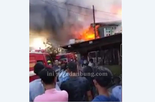Sebanyak 36 Unit Rumah Semi Permanen Musnah Terbakar