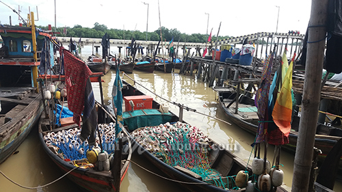 Akibat Cuaca Buruk,Ratusan Kapal Jaring Gurita Tidak Melaut