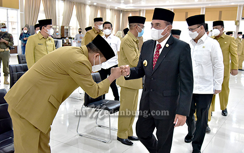 Lantik 27 Pejabat Eselon III, Gubernur Edy : Kekosongan Harus Segera Diisi