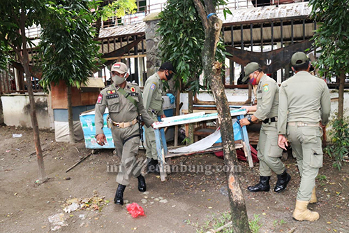 Satpol PP Kota Medan Tertibkan PK5 di Seputaran Lapangan Merdeka