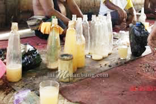 Pensiunan TNI AD Tewas Ditikam Saat Minum Tubas dan Rebutan Cewek