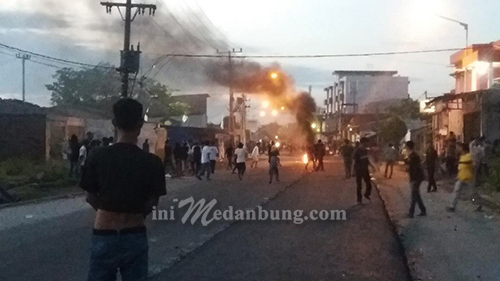 Kelompok Warga Dua Kelurahan Bentrok, Kepling Sekarat jadi Korban