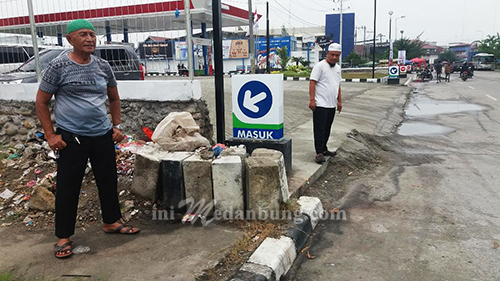 Masyarakat Belawan Resah Trotoar Sepesial Pejalan Kaki Ditutup SPBU Singapore