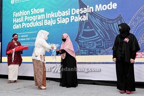 Dekranasda Kota Medan Apresiasi Fashion Show Program Inkubasi Desain Mode