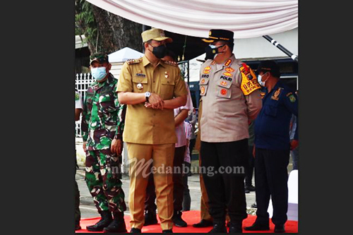 Wali Kota dan Kapolrestabes Medan Lepas Petugas Penyemprotan Disinfektan
