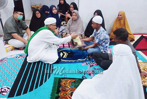 Dua Sejoli Sebelum Menikah Sepakat Masuk Islam