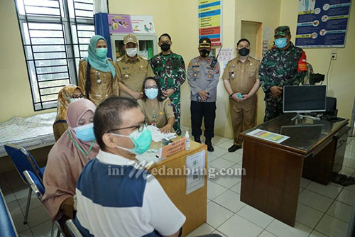 HUT Ke-71 Kodam I BB, Kodim 0204/Ds Bersama Polres dan Pemko Tebing Tinggi Gelar Serbuan Vaksinasi