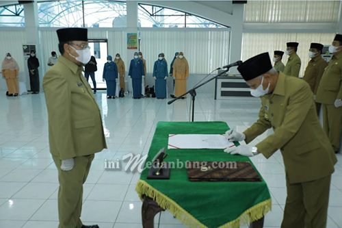 Bupati Asahan Resmi Lantik John Hardi Menjabat Sekda