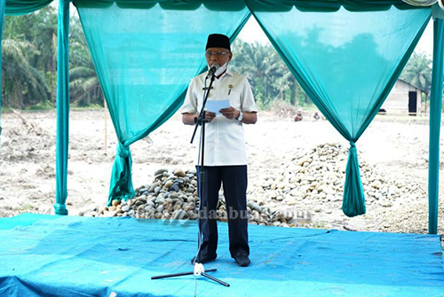 Bupati Asahan Letakkan Batu Pertama Pembangunan Pondok Pesantren Nurul Ikhwan