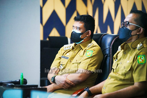 Wali Kota Medan Mengikuti Arahan Presiden RI Terkait Penanganan Covid-19 Secara Virtual
