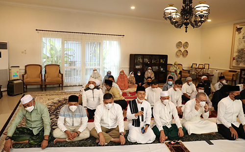Gubernur dan Wagub Sumut Laksanakan Salat Iduladha di Rumah