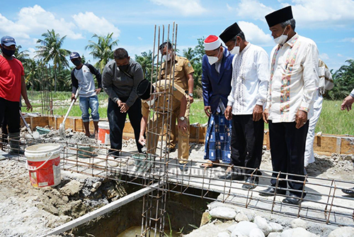 Bupati Asahan  Letakkan Batu Pertama Gedung II Pondok Pesantren Bina Ulama