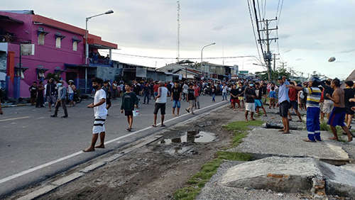 Tawuran Pecah Lagi di Belawan, Pemuda Saling Lempar Batu dan Bawa Kelewang