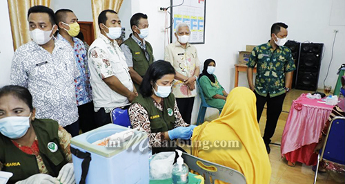 Bupati Asahan Tinjau Vaksinasi Covid-19 di Puskesmas