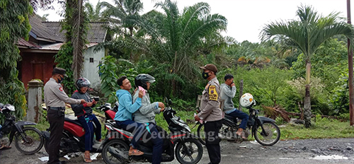 Polsek Bandar Pulau Gelar Operasi Yustisi Imbau Warga Laksanakan Prokes