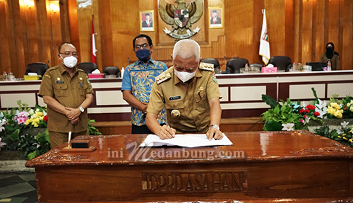 Bupati Asahan Hadiri Paripurna DPRD Pembahasan Akhir Pansus dan Pendapat Pemerintah