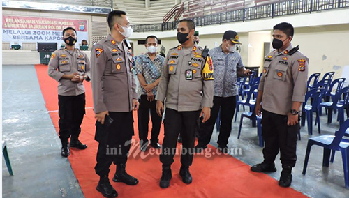 Kapolres Asahan Hadiri Vaksinasi Massal Serentak Via Zoom Meeting dengan Kapolri