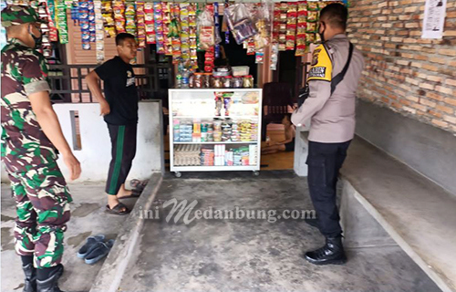 Komitmen Basmi Covid-19, Polsek Pulau Raja Beri Humbauan Vaksinasi Kepada Masyarakat Ledong Timur