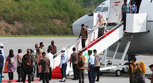 Tiba di Bandara Internasional Silangit, Wakil Presiden Disambut Gubernur Edy Rahmayadi