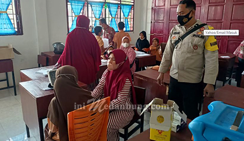 Personel Polsek Sei Kepayang Polres Asahan Patroli Blue Light