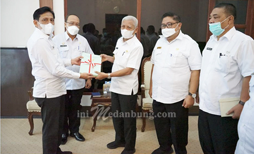 Bupati Asahan Terima 62 Sertifikat Hak Milik Tanah