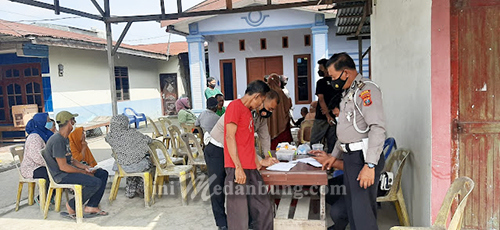 Petugas Polres Pelabuhan Belawan Terus Menggelar Vaksinasi