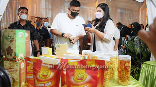 Kebijakan Bobby Nasution Sangat Membantu UMKM, Harap Medan Punya Sentra Oleh-Oleh