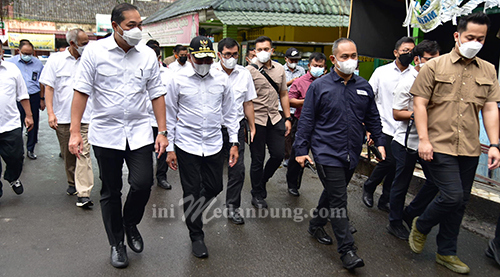 Tinjau Pasar Bersama Gubernur Sumut, Mendag Lutfi Minta Distribusi Minyak Goreng Terus Dikawal