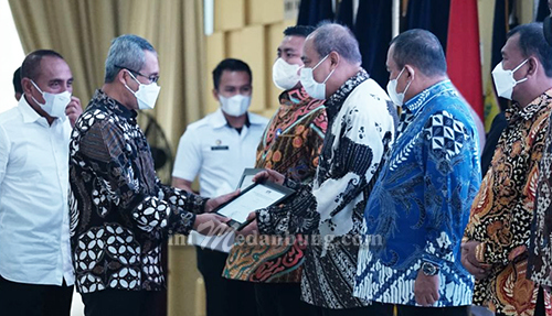 Pemko Tebing Tinggi Terima Penghargaan Sertifikasi Tanah Pemerintah Daerah Terbanyak Tahun 2021 dari KPK