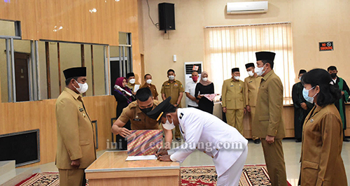 Bupati H Darma Wijaya Lantik Pejabat Administrator di Lingkungan Pemkab Sergai