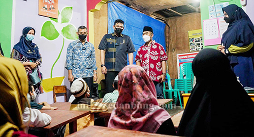 Bobby Takjub Prestasi Anak Yatim Sanggar Genius Ar Rasyiid, Bantu Laptop dan Gadget