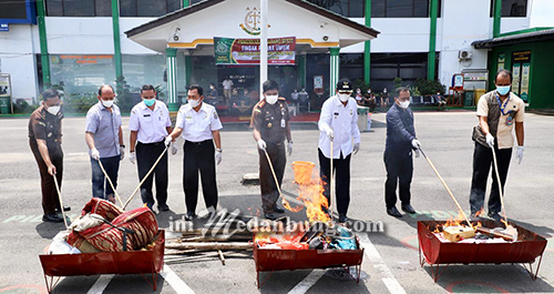 Hadiri Pemusnahan Barang Bukti, Wawako Binjai: Ini Merupakan Bentuk Sinergi Antara Pemko dan Penegak Hukum