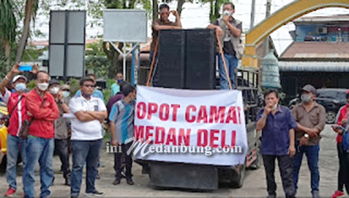 Warga Minta Walikota Copot Camat Medan Deli