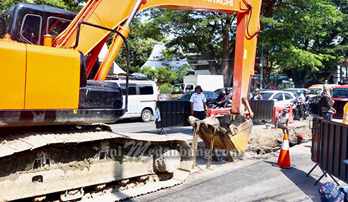 Bobby Nasution Benahi Subdrain Sekaligus Muluskan Jalan Balaikota