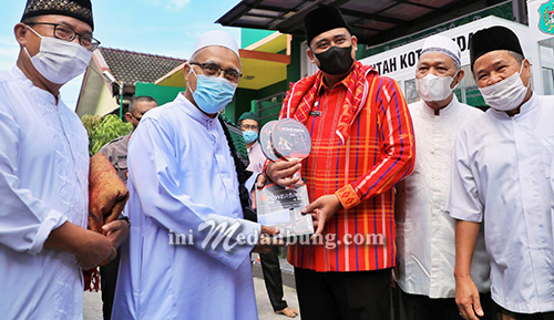 Safari Jumat,  Bobby NasutionApresiasi Kegiatan Masjid Al Hidayah Menteng