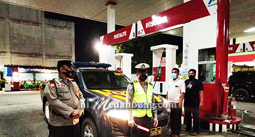 Personel Polsek Bandar Pulau Patroli Blue Light