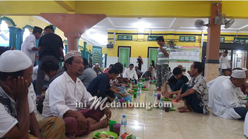 Setiap Bulan Ramadhan Masjid Jamiq Belawan Sediakan Bubur Sop