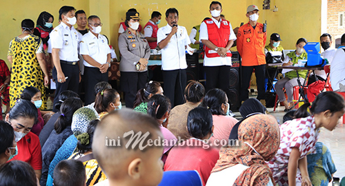 Kunjungi Korban Angin Puting Beliung, Wali Kota Binjai Beri Bantuan dan Akan Perbaiki Kerusakan