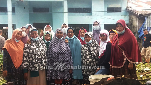 Puluhan Ibu-ibu Berbagai Pengajian dan Pemuda PII Serbu Kantor PHBI Belawan