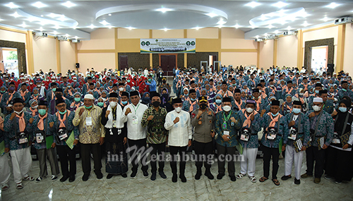 Keberangkatan Kloter I Embarkasi Medan, Gubernur Ingatkan agar Calon Haji Fokus Ibadah