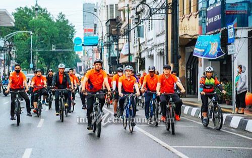 Peringati Hari Sepeda Dunia, Bobby Gowes Bareng Konsul AS dan Forkopimda