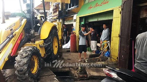 Pemko Medan Benahi Drainase Kota Belawan, Warga Protes