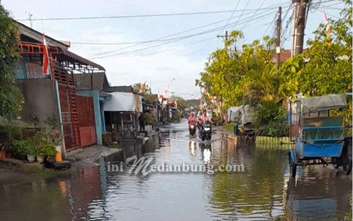 Ribuan Warga Belawan II Resah Rumahnya Digenangi Air Hujan