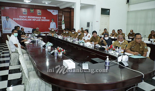 Bupati Asahan Ikuti Rakornas Pengendalian Inflasi Tahun 2022 Secara Virtual