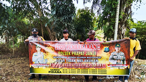 Polsek Prapat Janji Sosialisasi Karhutla kepada Masyarakat Desa Mekar Sari