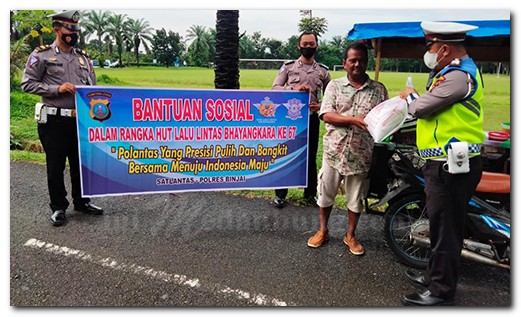 Sambut HUT Bhayangkara Satlantas  Polres Binjai Bagi Sembako