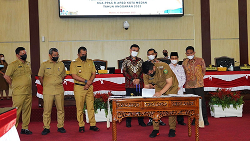 KUA dan PPAS RAPBD 2023 Ditandatangani, Bobby: APBD Harus Sehat dan Berbasis Kesejahteraan